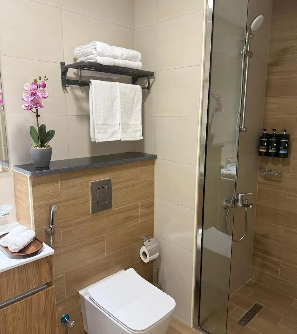 아파트 Chic Studio Near Cleveland By Central Stay 아부다비