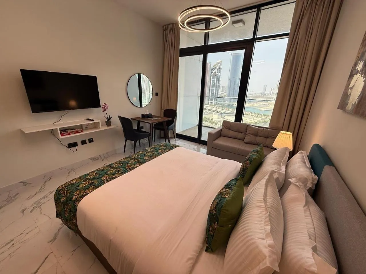 Chic Studio Near Cleveland By Central Stay 아부다비 아파트